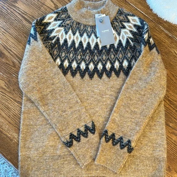 Nwt. Sweater - Picture 4 of 7